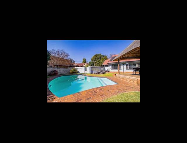 5 BEDROOM FREESTANDING FOR SALE IN GLEN MARAIS